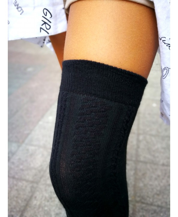 Дълги чорапи с релеф Дълги чорапи с релеф